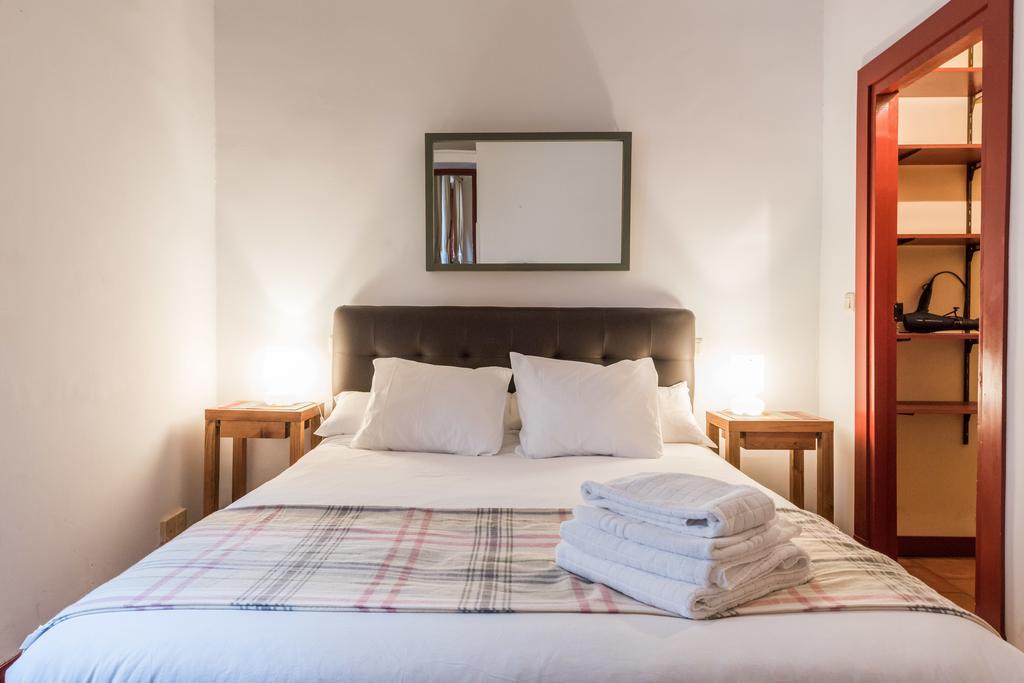 Apartamentos Madrid Centro W Exterior photo