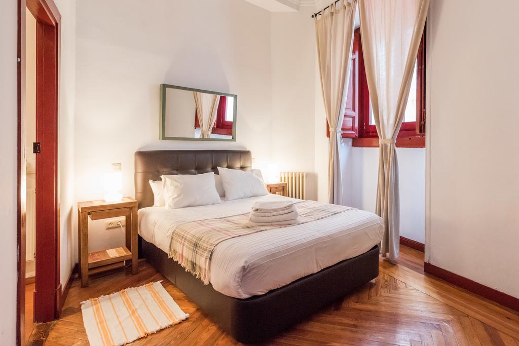 Apartamentos Madrid Centro W Exterior photo