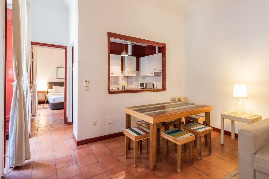 Apartamentos Madrid Centro W Exterior photo