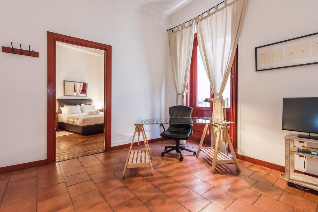 Apartamentos Madrid Centro W Exterior photo