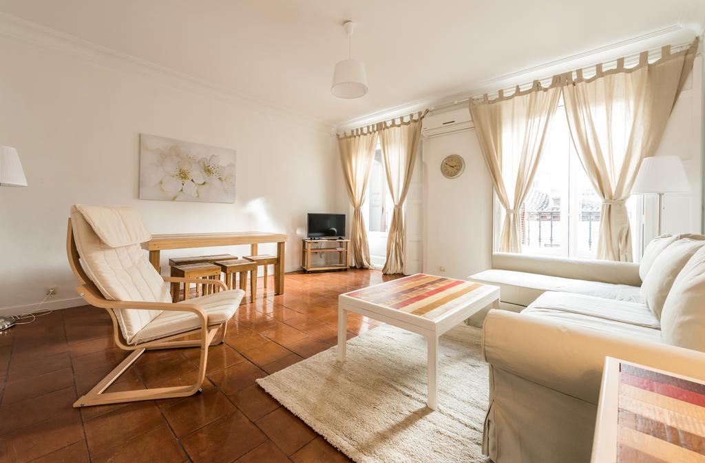 Apartamentos Madrid Centro W Exterior photo