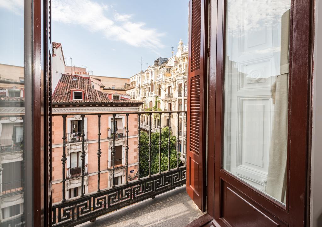 Apartamentos Madrid Centro W Exterior photo
