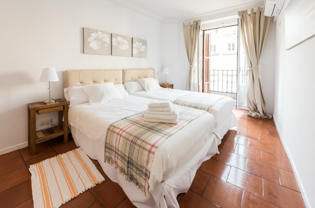 Apartamentos Madrid Centro W Exterior photo