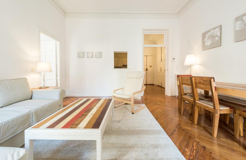 Apartamentos Madrid Centro W Exterior photo