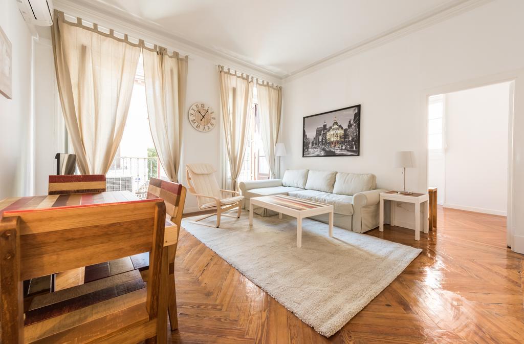 Apartamentos Madrid Centro W Exterior photo