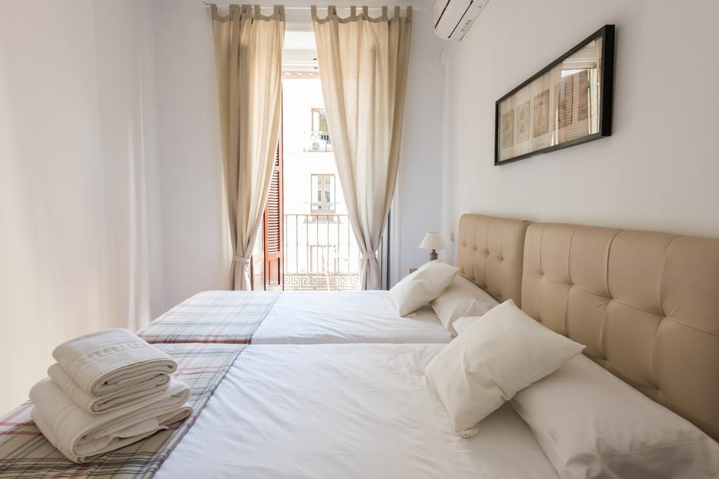 Apartamentos Madrid Centro W Exterior photo