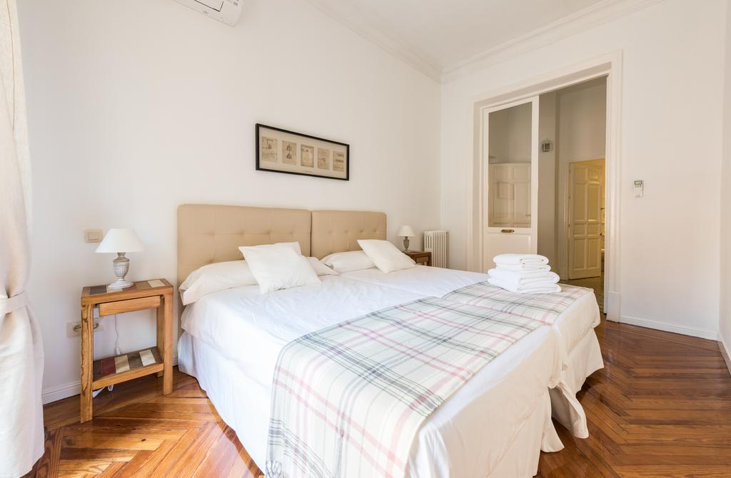 Apartamentos Madrid Centro W Exterior photo