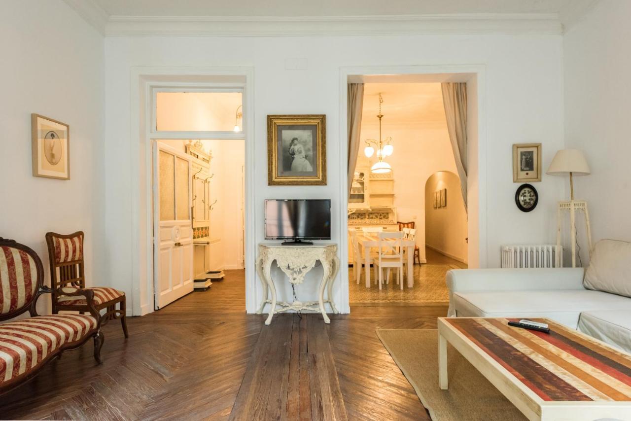 Apartamentos Madrid Centro W Exterior photo